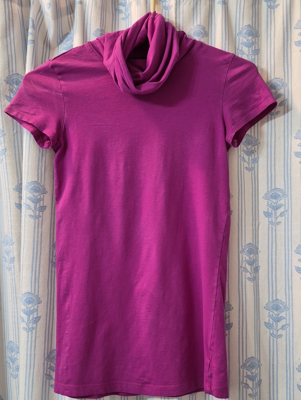 THEORY Cap Sleeve Long Turtleneck Stretch Top Magenta Sz S